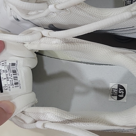New Nike White and Gray Shox - Picture 6 of 6